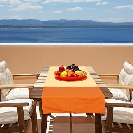 Iris Apartments Bol (Adults Only) Екстериор снимка