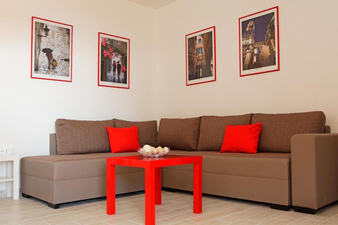 Iris Apartments Bol (Adults Only) Екстериор снимка