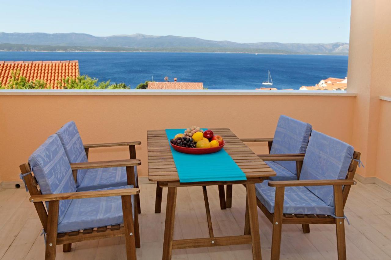 Iris Apartments Bol (Adults Only) Екстериор снимка