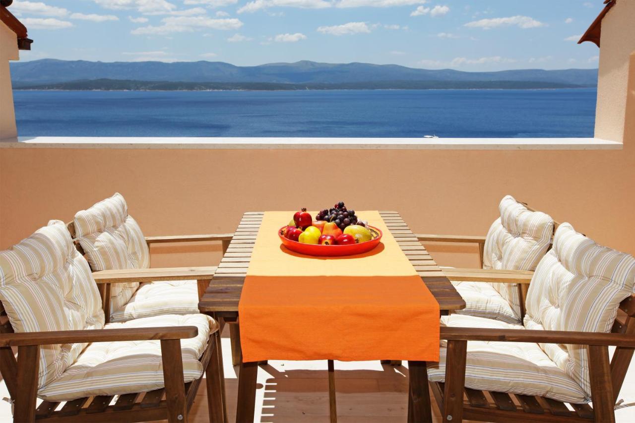 Iris Apartments Bol (Adults Only) Екстериор снимка