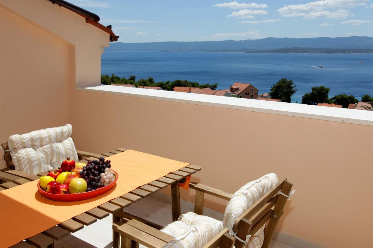 Iris Apartments Bol (Adults Only) Екстериор снимка